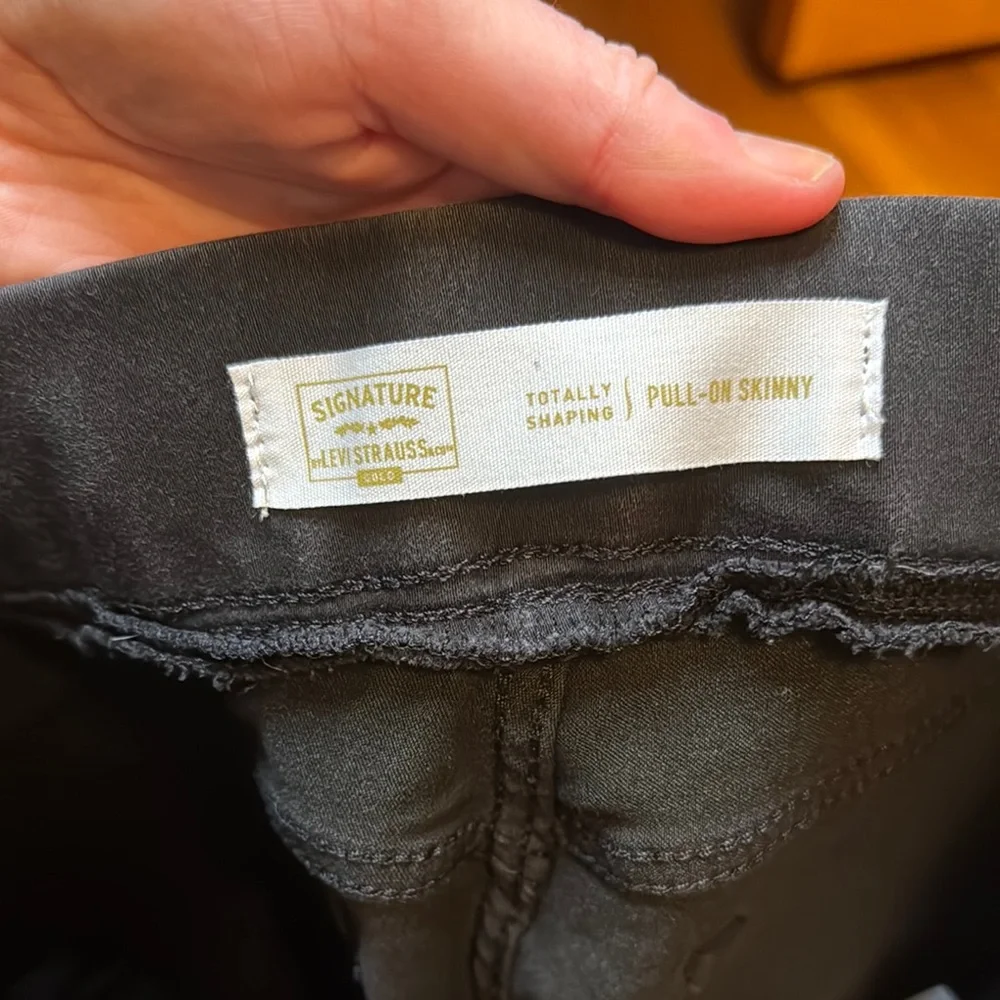 Signature by Levi Strauss Black Skinny Jeans Timeless Style (2 pair) - Picture 2 of 3